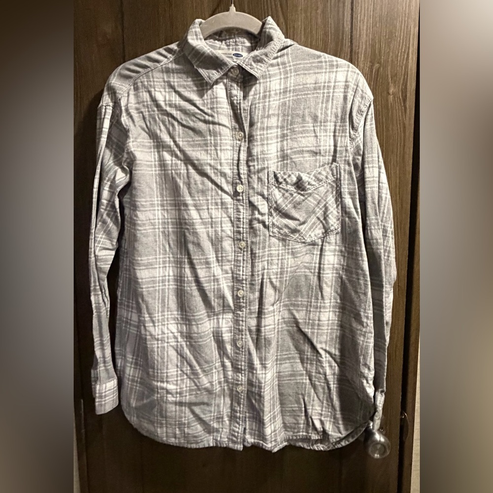 Old Navy Women's Light Gray Plaid Button Down Shirt